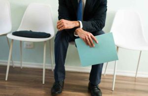 Abandon de poste et chômage : quels droits après un licenciement ?-Francfort Business