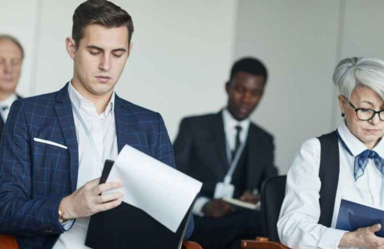 Renouvellement de période d’essai : quel délai de prévenance respecter ?-Francfort Business